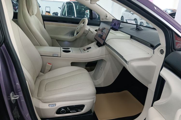 Used Hima Luxeed R7 2025 Range-Extended Version 251 km Max Right Front Seat