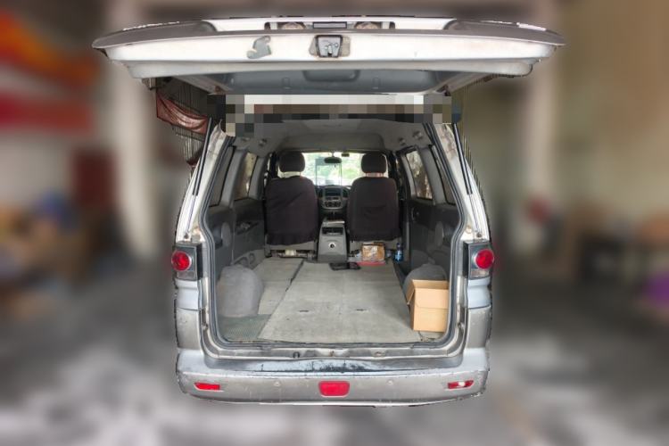 Used FORTHING Lingzhi 2014 M3 1.6L 7-Seater Comfort Model Trunk