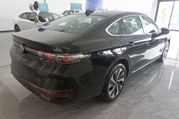 Used Volkswagen Magotan 2024 380TSI DSG Prestige Edition Rear Right 45 Deg