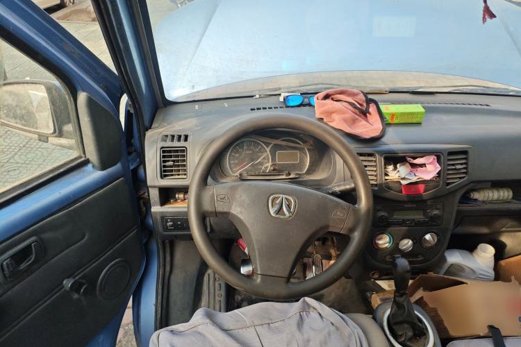 Used BAIC Weiwang 306 2011 1.3L base model 7 seats Steering Wheel