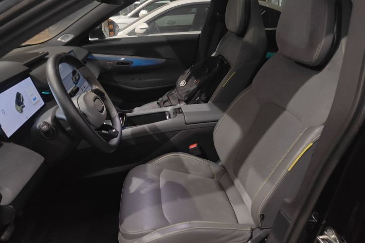 Used Lynk & Co 08 EM-P 2023 120km Long-Range Halo Left Front Seat