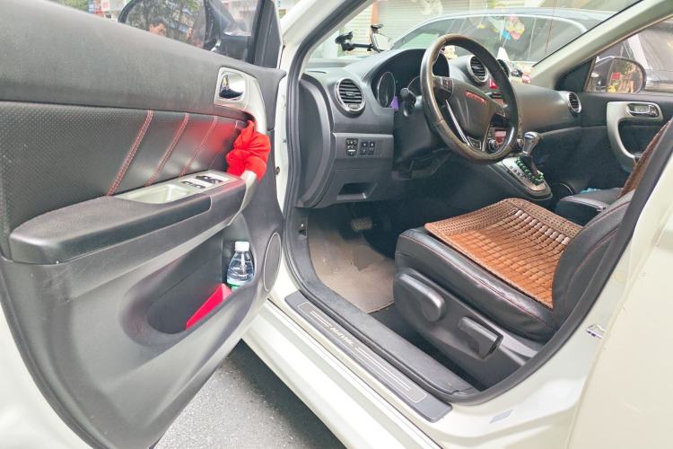 Used Haval H6 2013 Upgraded Model 2.4L Automatic Two-Wheel Drive Elite Version