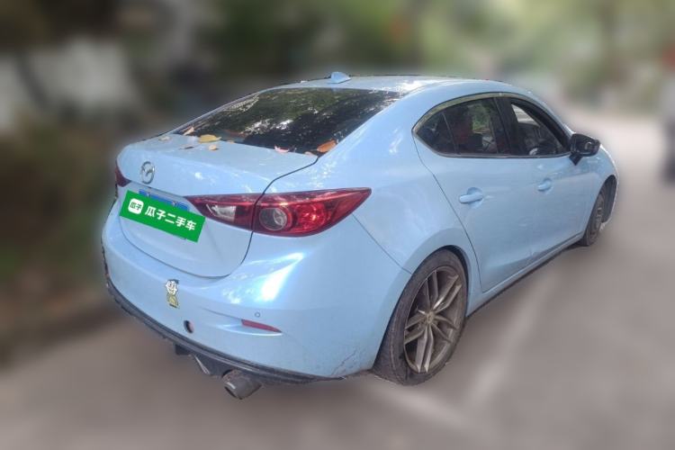 Used Mazda 3 Axela 2016 Sedan 1.5L Manual Luxury Model