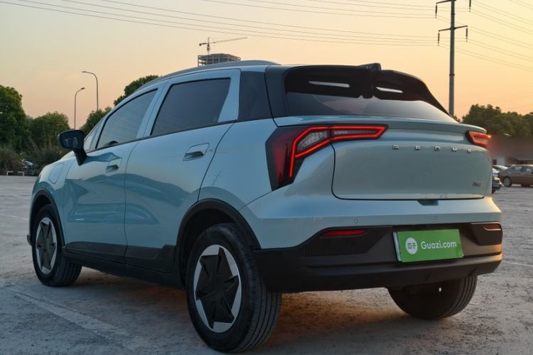 Used Geometry E Firefly 2024 301km Starlight Exterior 4