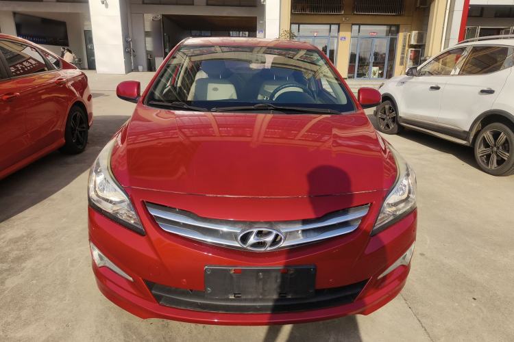 Used Hyundai Verna (older generation) 2014 1.4L Manual Smart GLS Trim
