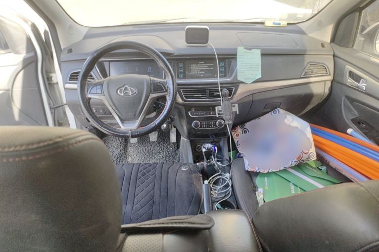 Used CHANGAN KAICHENG Oushang A600 2016 1.5L Manual Luxury 7-Seater Center Console