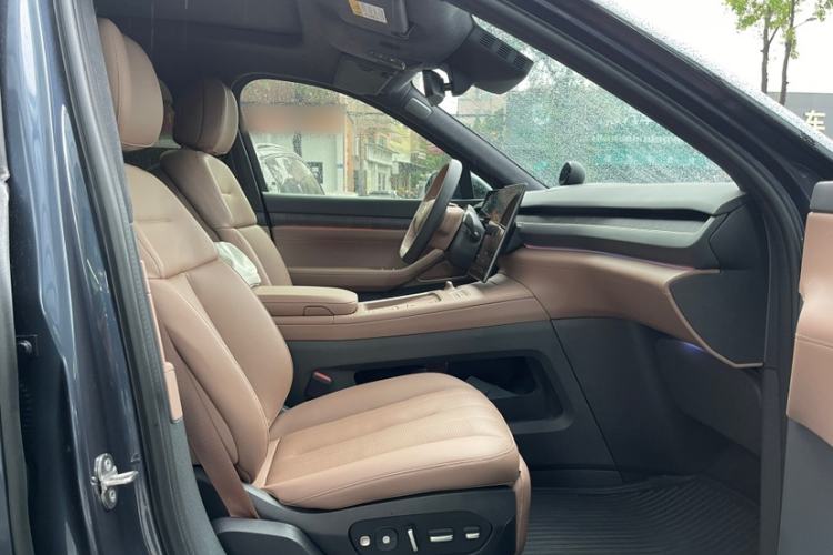 Used Nio ES8 2023 100kWh Signature Edition
