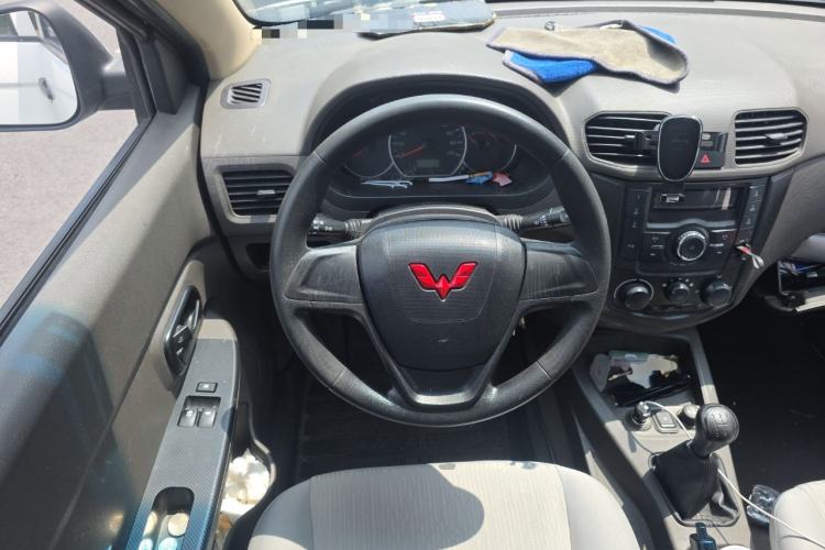 Used Wuling Hongguang 2020 1.2L S Base Model China VI LSI Steering Wheel