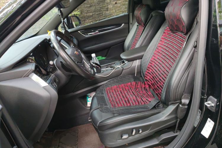 Used Cadillac XT5 2020 28T Luxury Version Left Front Seat