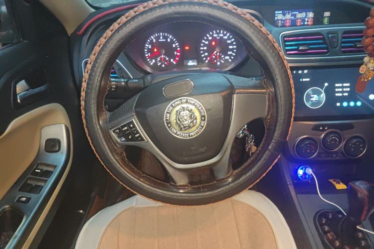 Used Haima Fumei 2014 M5 1.6L Manual Elite Model Steering Wheel