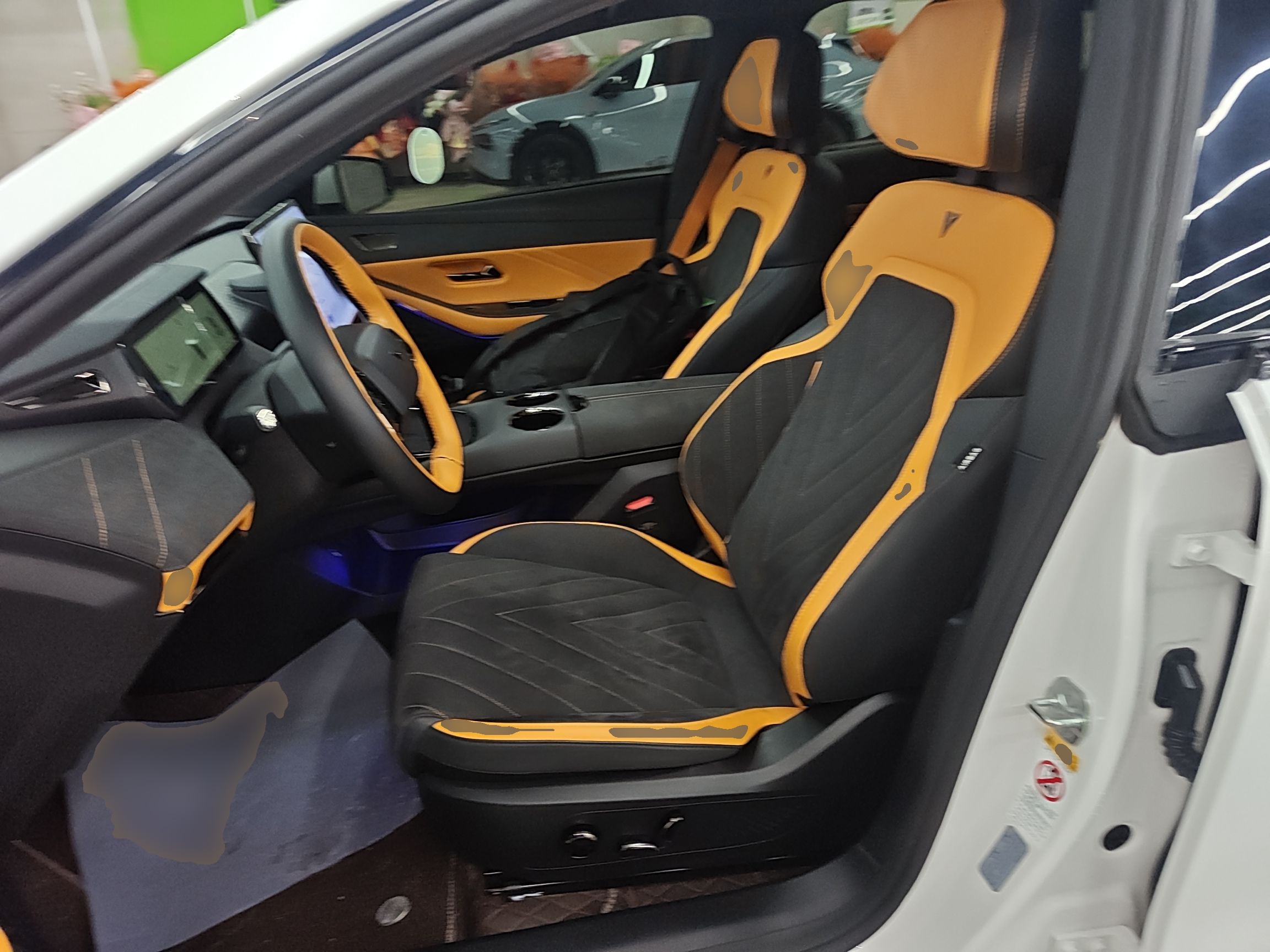 Переднее сиденье в автомобиле