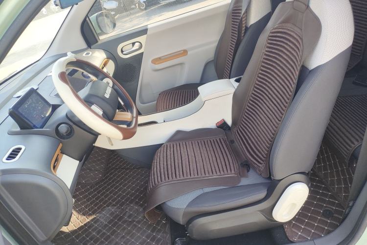 Used CHANGAN NEVO Lumin 2022 155 km – Refreshingly Sweet Edition Left Front Seat