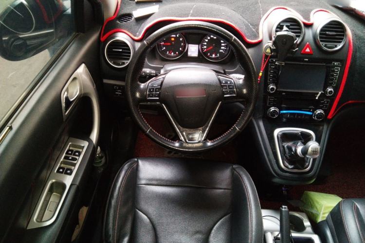 Used Haval H6 2013 Upgraded Model 1.5T Manual Two-Wheel Drive Urban Version
