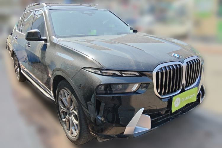 Used BMW X7 2023 xDrive40i Luxury Package with Leading Features