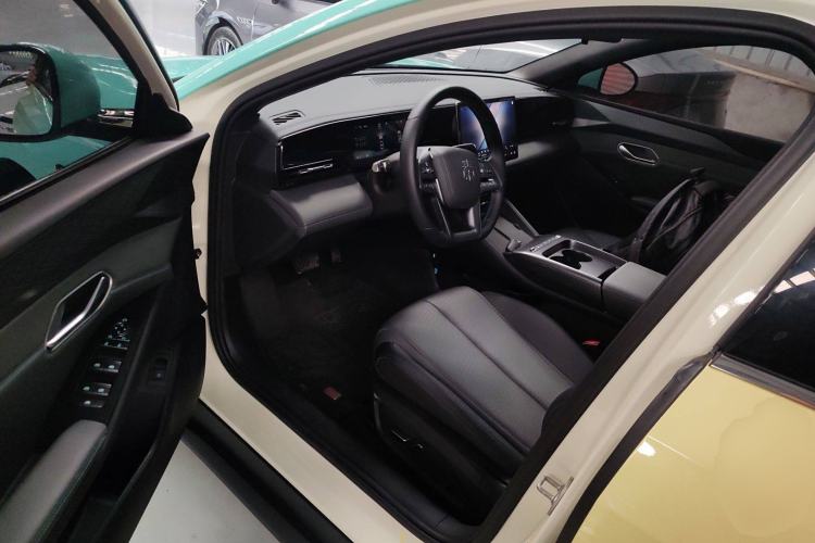 Used BYD Qin L 2025 EV 545KM Beyond Version
