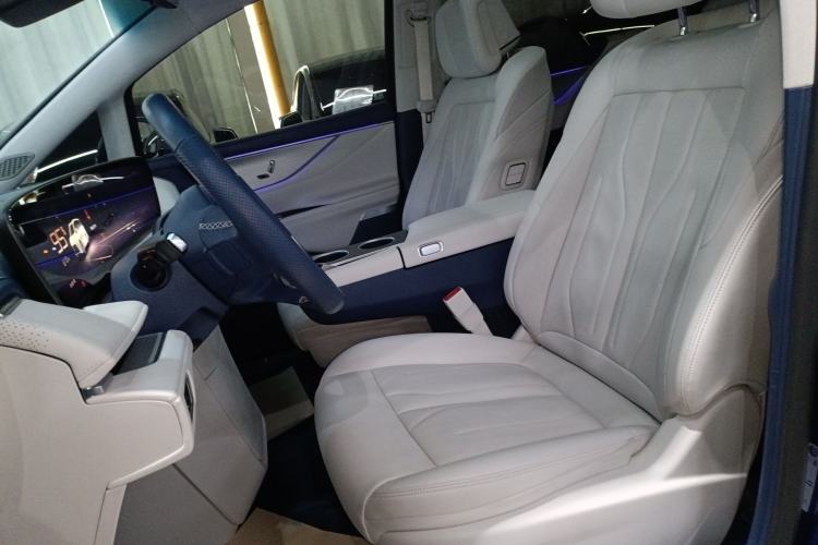 Used Buick GL8 New Energy 2024 Lu Zun Luxury Edition 7-Seater
