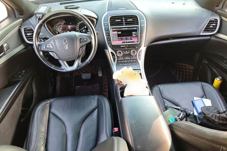 Used Lincoln MKX 2015 2.0T Two-Wheel Drive Deluxe Edition Center Console