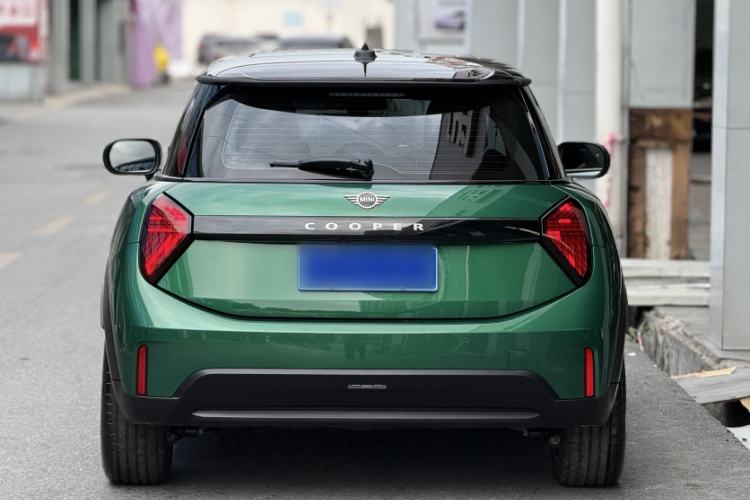 Used MINI 2025 1.5T COOPER Classic Edition
