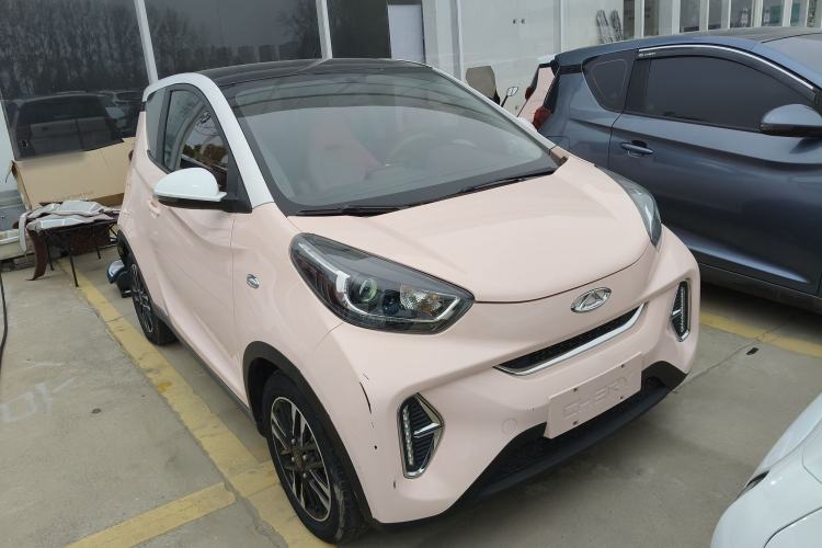 Used Chery QQ Little Ant 2022 Revised Version Sweet Pink Edition Half-Sugar Version Lithium Iron Phosphate 30.7 kWh 30 kW 301 km Front Right 45 Deg