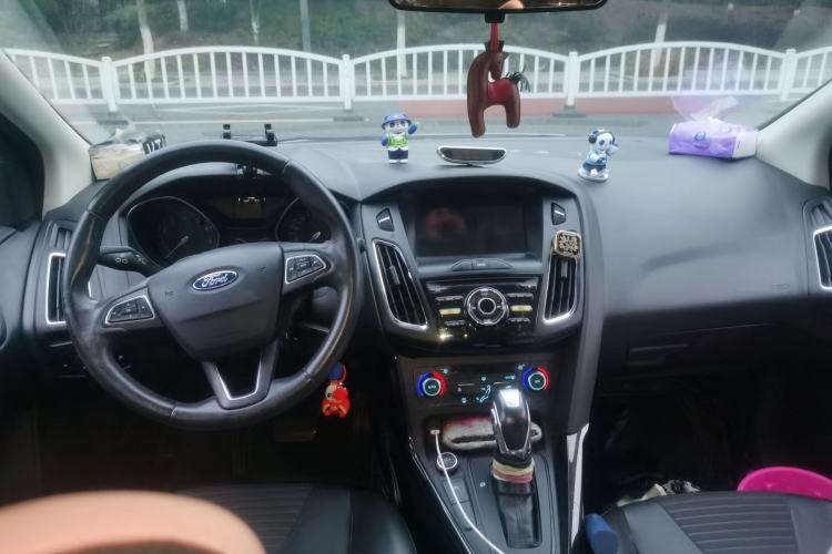 Used Ford Focus 2015 Hatchback EcoBoost 125 Automatic Supreme Style Edition