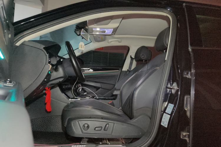 Used Volkswagen Passat 2020 330TSI Luxury Edition China VI