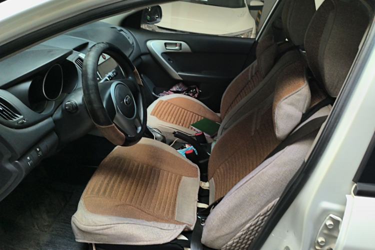 Used Kia Forte 2014 1.6L MT GL Left Front Seat