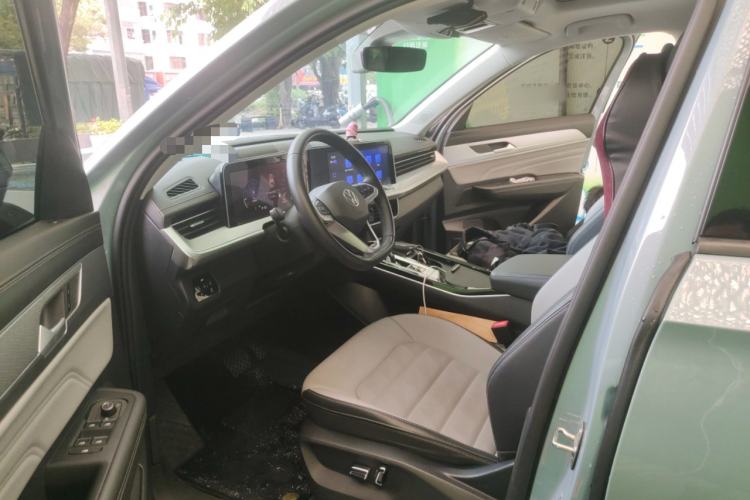 Used Volkswagen Tavendor 2023 330TSI Luxury Touring Edition Driver Seat