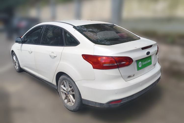 Used Ford Focus 2015 Sedan EcoBoost 125 Manual – Ultra-Style Edition