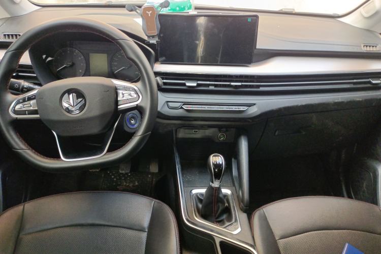 Used Livan X3 PRO 2022 1.5L Manual Little Cutie
