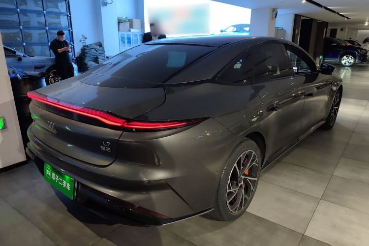 Used IM L7 2022 Dynamic Model Rear Right 45 Deg