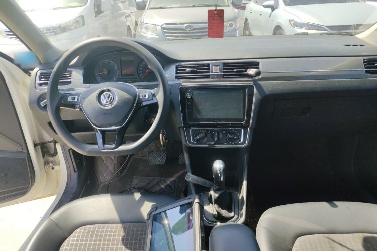 Used Volkswagen Santana 2019 1.5L Automatic Comfort Edition China VI Standard Center Console