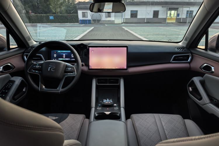 Used BYD Yuan UP 2024 401KM Leading Edition Interior 3