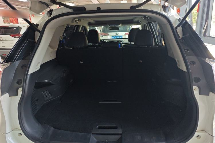 Used Nissan X-Trail 2015 2.0L CVT Comfort MAX Edition 2WD
