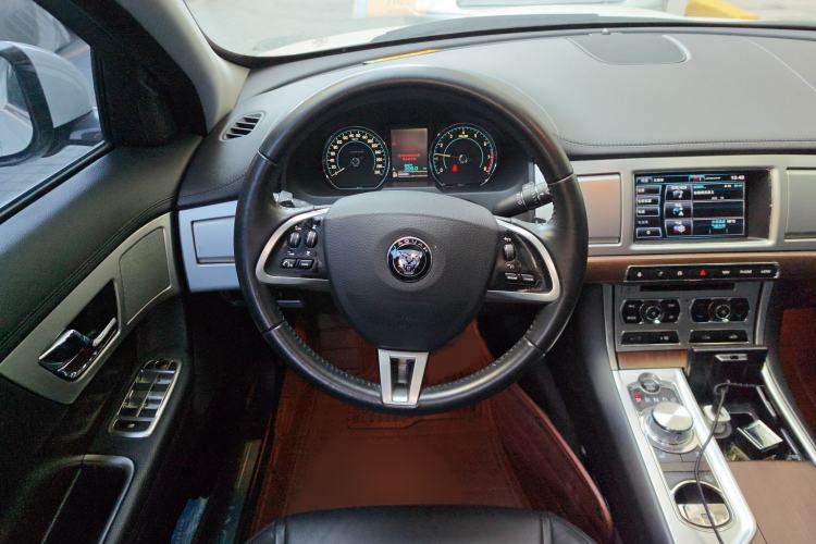 Used Jaguar XF 2014 XF 2.0T Prestige Edition Steering Wheel