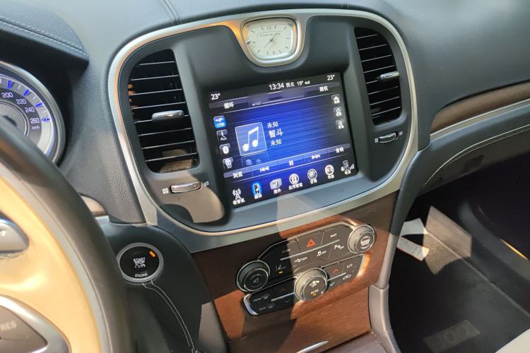 Used Chrysler 300C 2016 3.0L Supreme Edition
