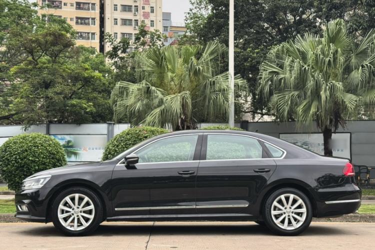 Used Volkswagen Passat 2017 280TSI DSG Luxury Edition Exterior 9