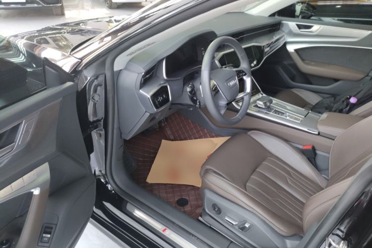 Used Audi A7L 2024 45TFSI quattro S-line Visionary Edition Flow Crystal Package
