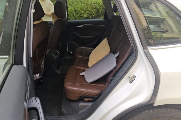 Used Audi Q5 2015 40 TFSI Comfort Model Left Rear Seat