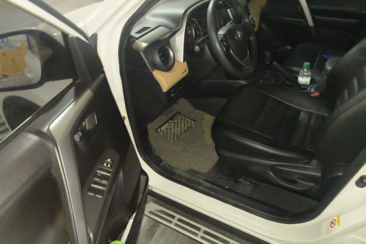 Used Toyota RAV4 2016 2.0L CVT Two-Wheel Drive Urban Edition China V Standard