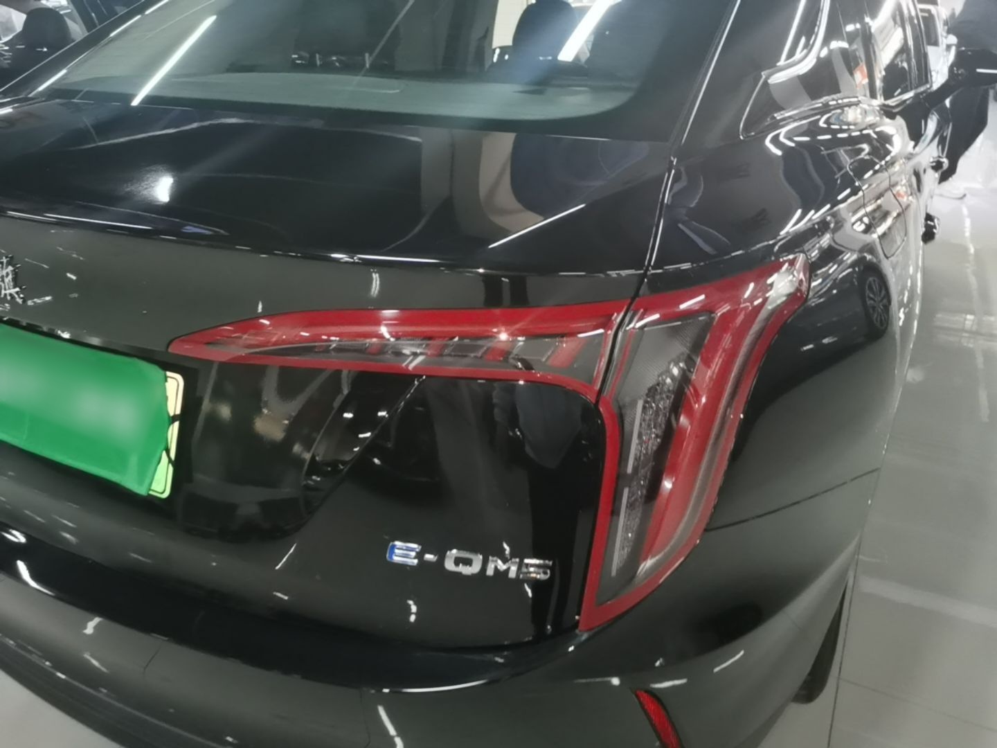 Hongqi E-QM5 2024 610 km PLUS — снимка 9