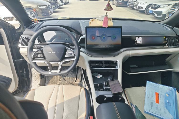 Used BYD Song PLUS New Energy 2023 Champion Edition DM-i 110KM Flagship PLUS Center Console