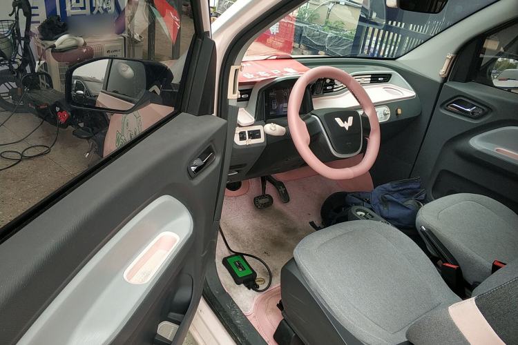 Used Wuling Hongguang MINIEV 2022 Macaron Premium Model – Lithium Ternary Battery Driver Seat