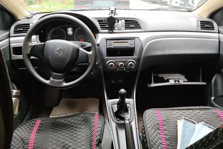 Used Suzuki Alivio 2015 1.6L Manual Comfort Model Center Console