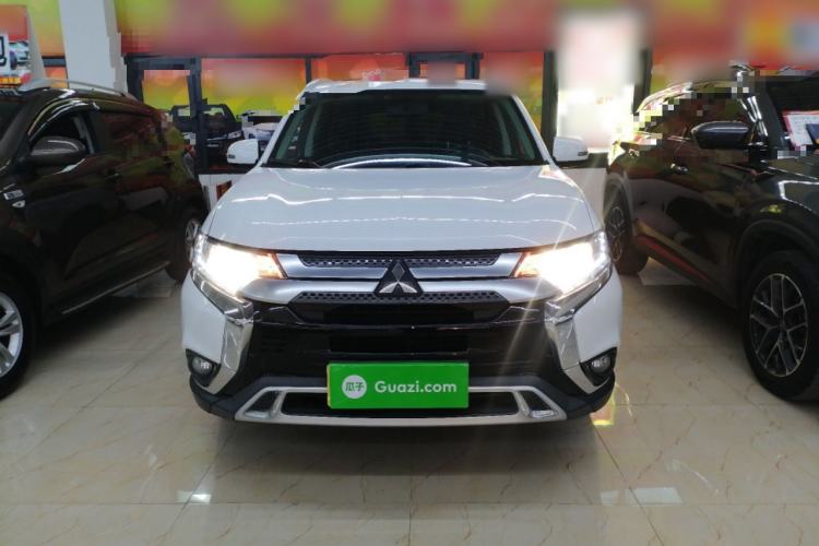 Used Mitsubishi Outlander 2019 2.0L Two-Wheel Drive Comfort Edition 7-Seater China VI Standard
