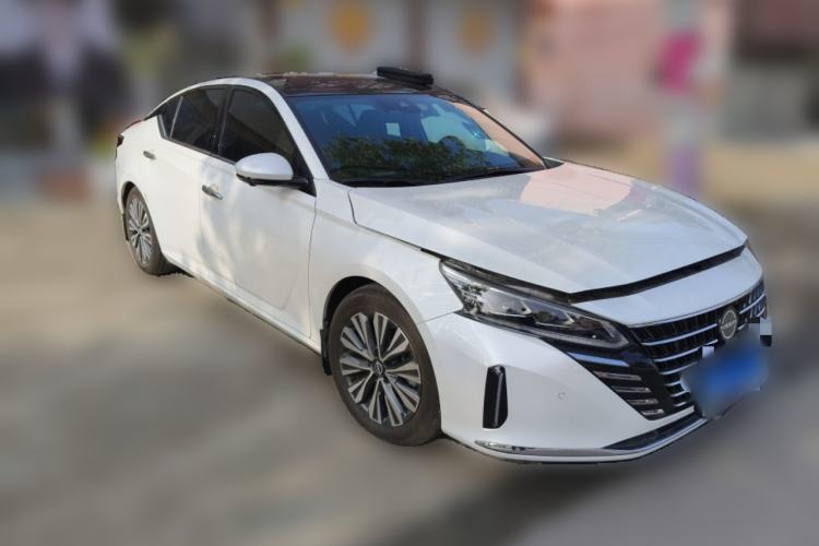 Used Nissan Teana 2024 2.0L SV Black Gold Edition Front Right 45 Deg