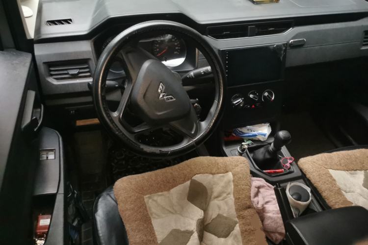 Used Wuling Hongguang PLUS 2019 1.5T Manual Standard Version 7 Seats Steering Wheel