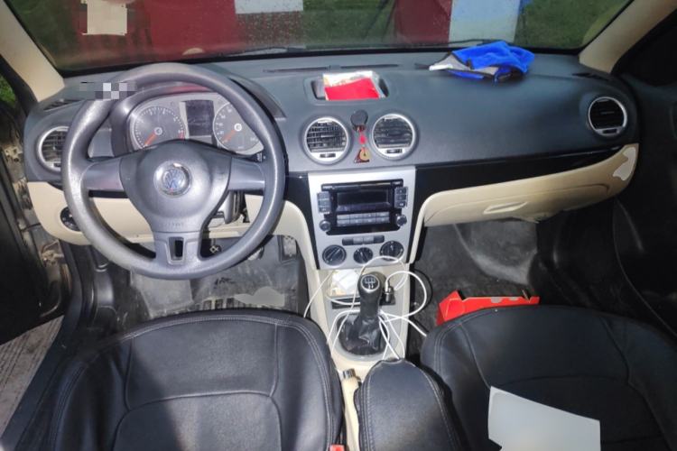 Used Volkswagen Lavida 2011 1.6L Manual Joy Version Center Console