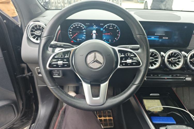 Used Mercedes-Benz GLB 2021 GLB 200 Dynamic Edition Steering Wheel