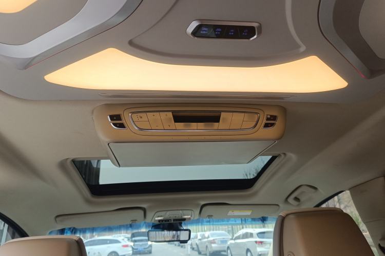 Used Buick GL8 2022 ES Landtrek 653T Luxury Edition