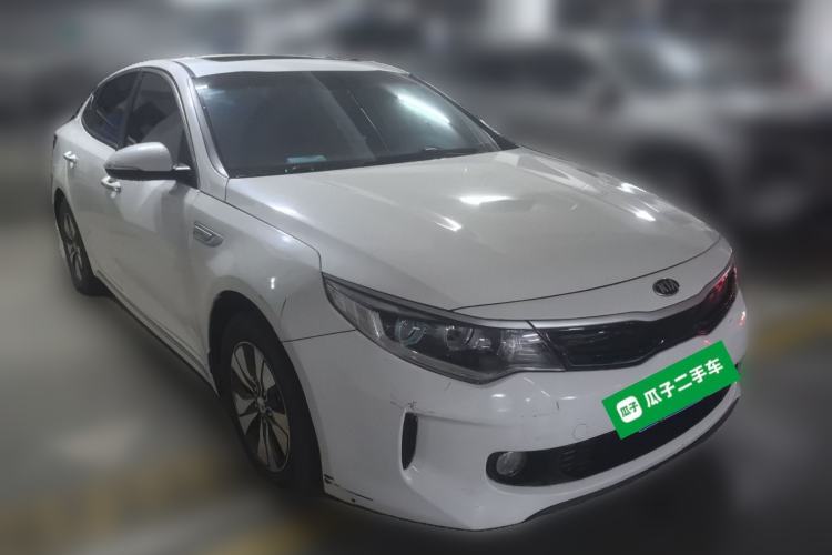 Used Kia K5 2016 2.0L Hybrid GLS Front Right 45 Deg